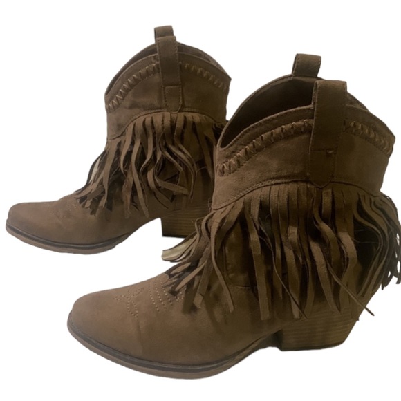 Forever 21 Women’s Brown Faux Suede Fringe Block Heel Western Ankle Boots - Picture 1 of 12